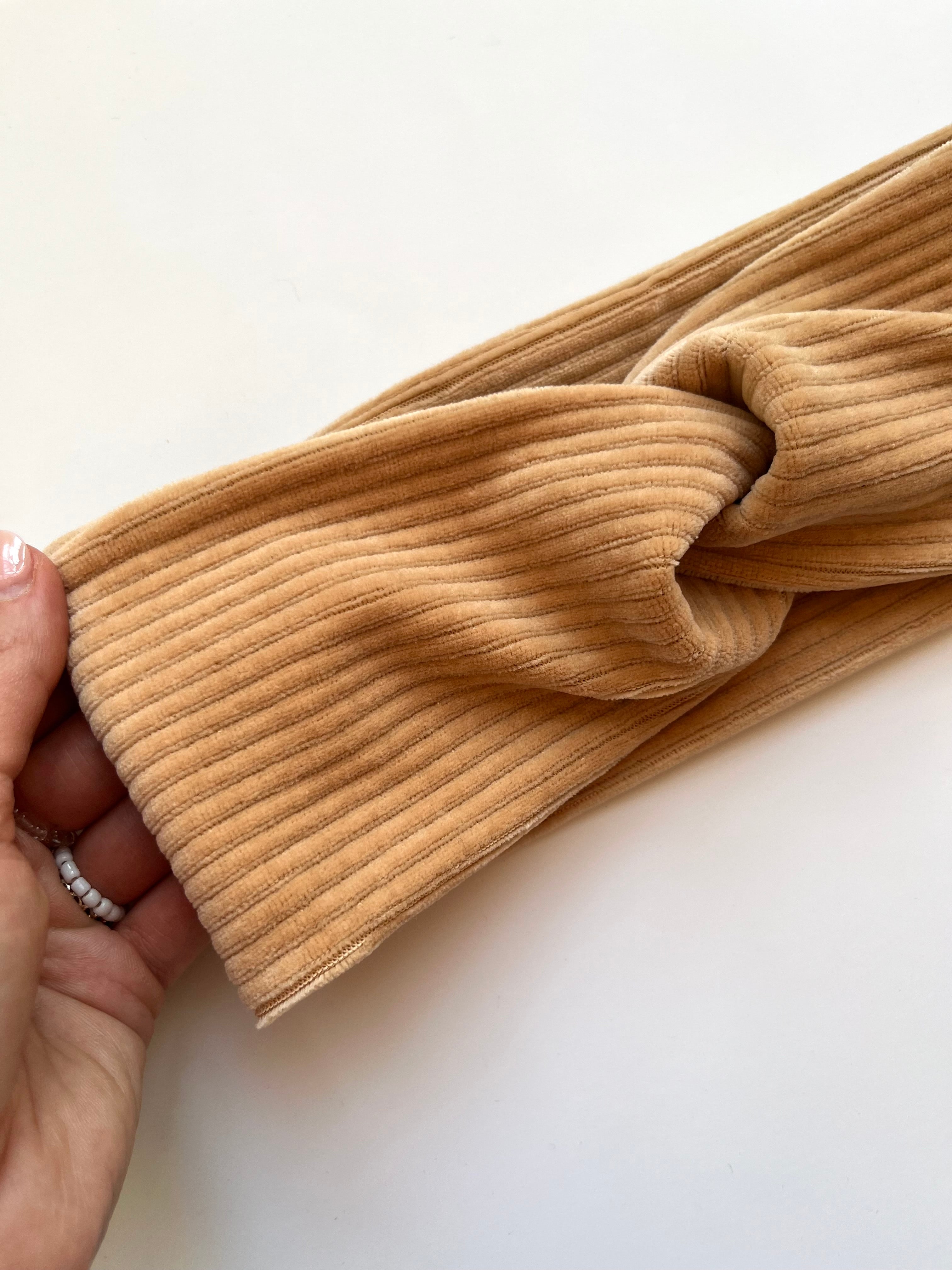 Cord Stirnband Caramel – handgefertigt, weich & stylisch