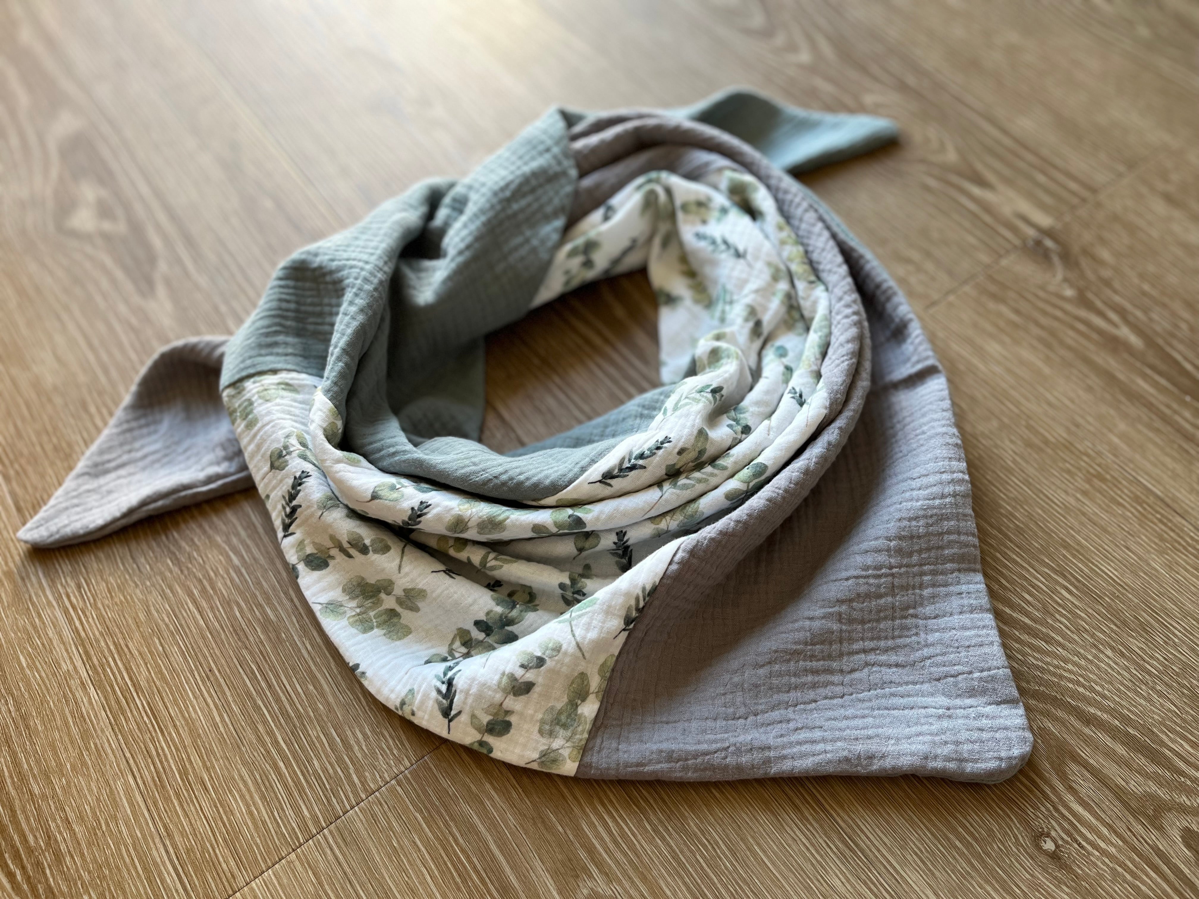 Signatur Musselin Halstuch „Eukalyptus“ – handgefertigt & hochwertig