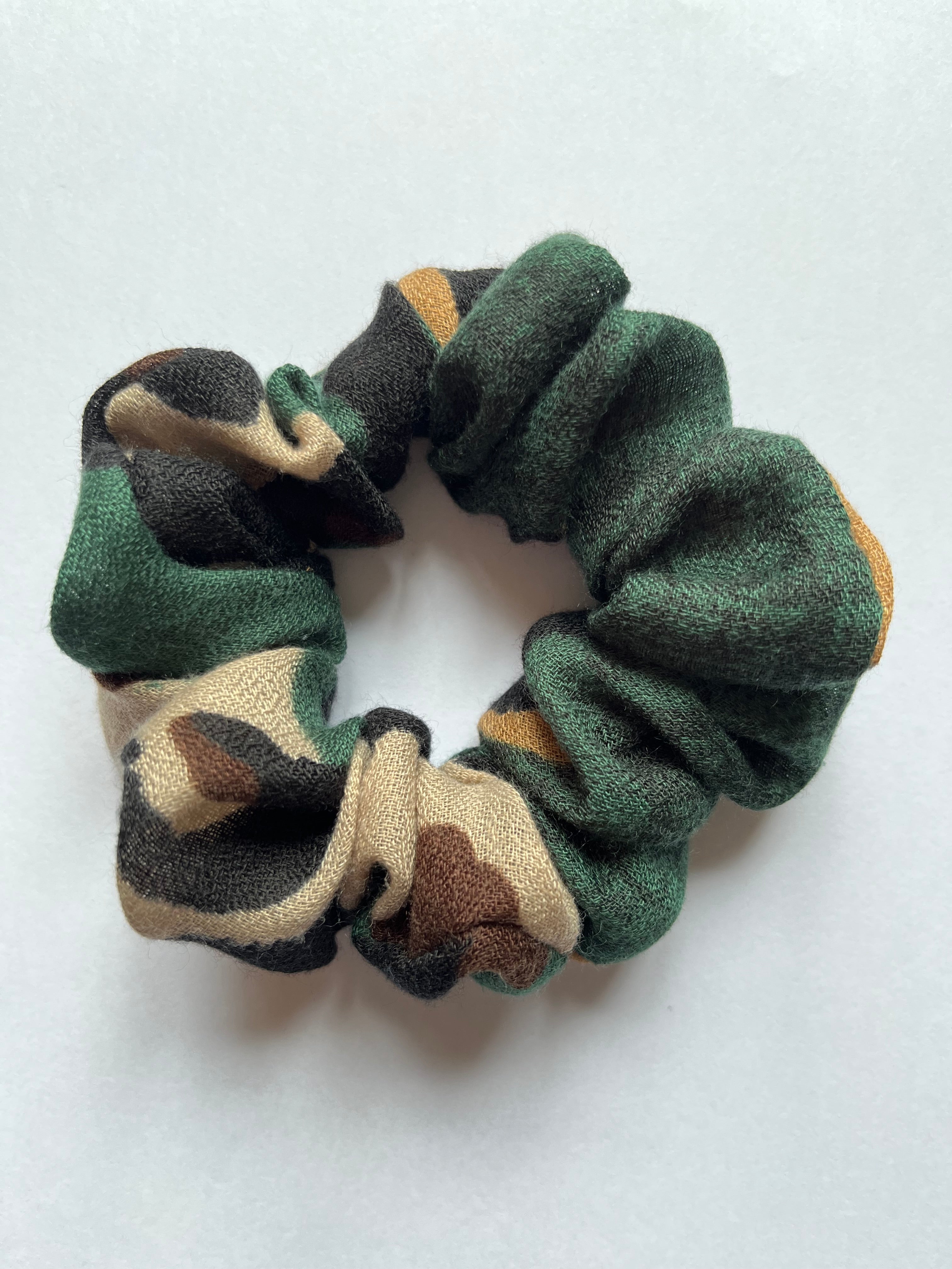 Scrunchie Sonderedition Leo – soft, cozy & handgefertigt