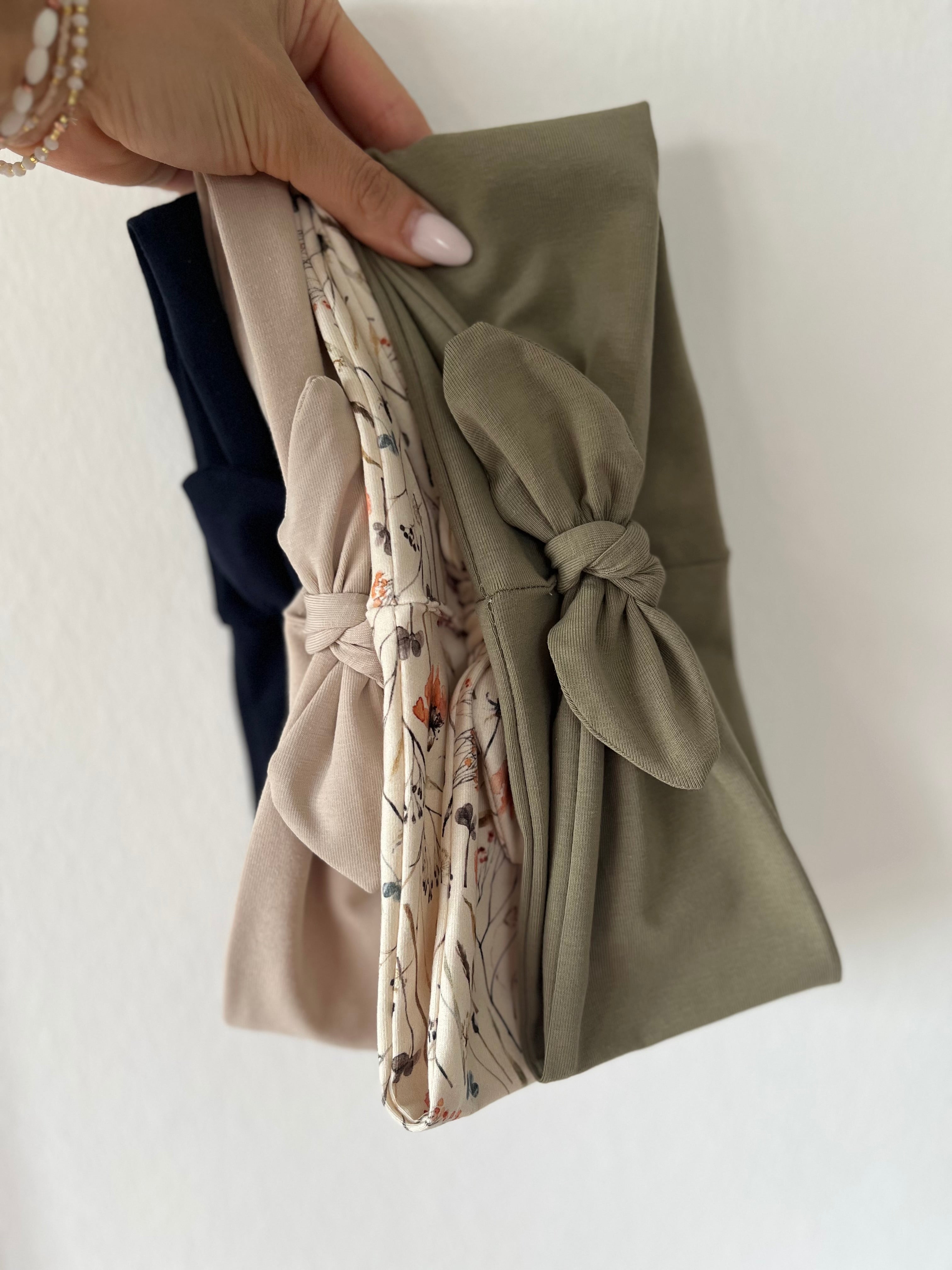 Haarband Lia – doppellagig, abnehmbare Schleife, Uni & Muster, Unisex 🌸✨