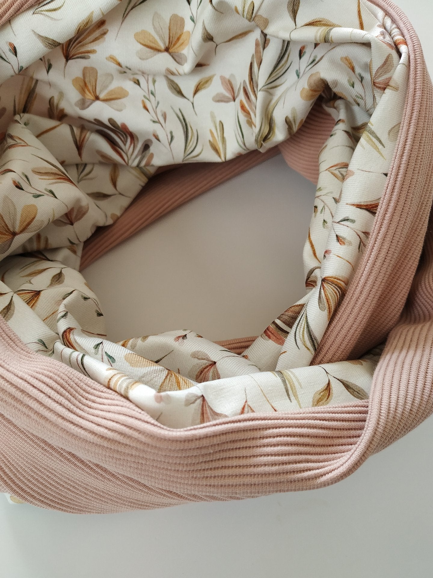Signatur Wickelloop Rosa Boho – stylisch & bequem