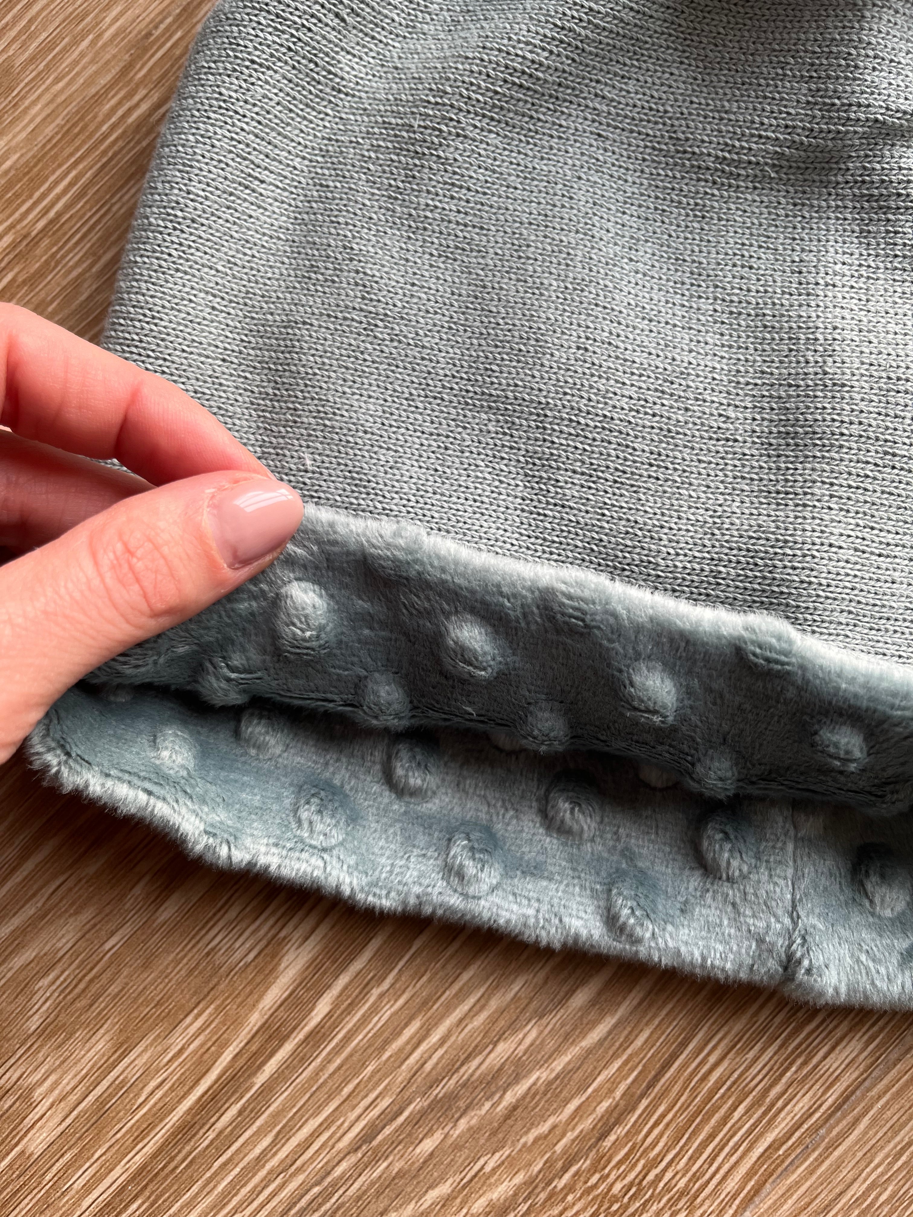 Signatur zweifarbige Strickmütze mit Fleece – warm & weich