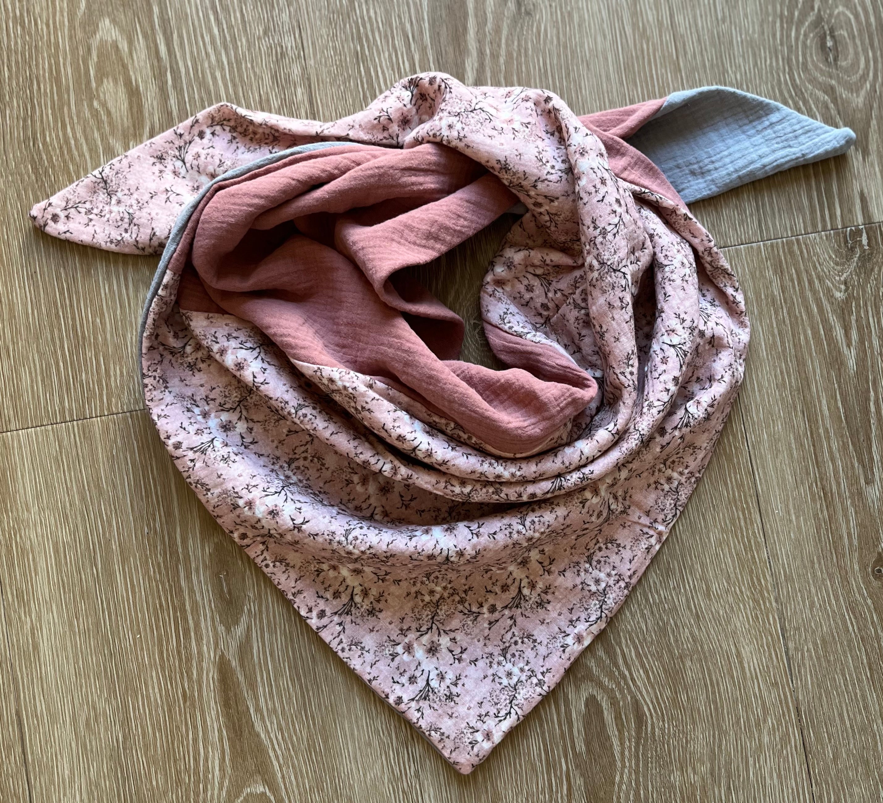 SIGNATUR Musselin Halstuch- rosa Blüte