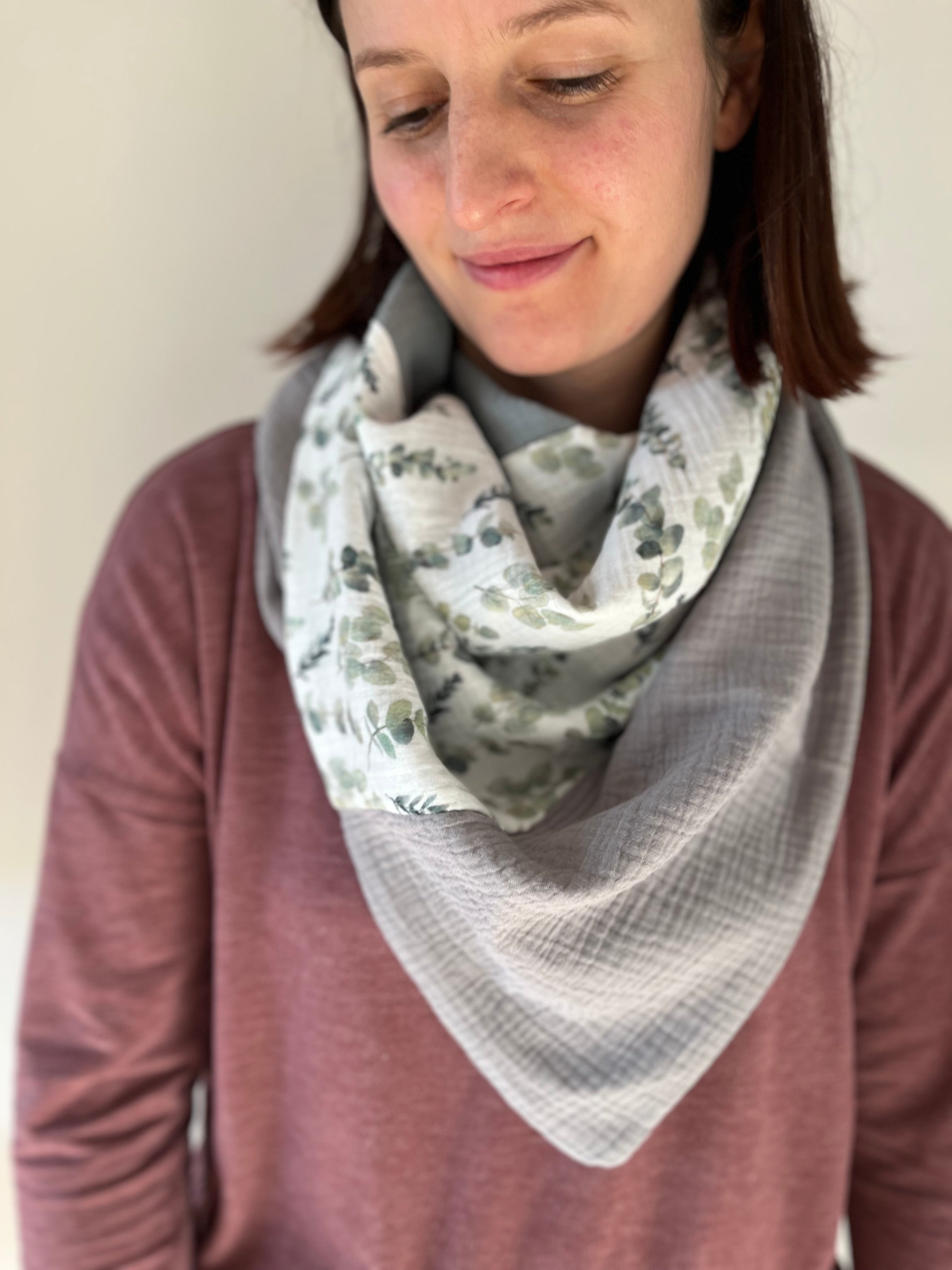 Signatur Musselin Halstuch „Eukalyptus“ – handgefertigt & hochwertig