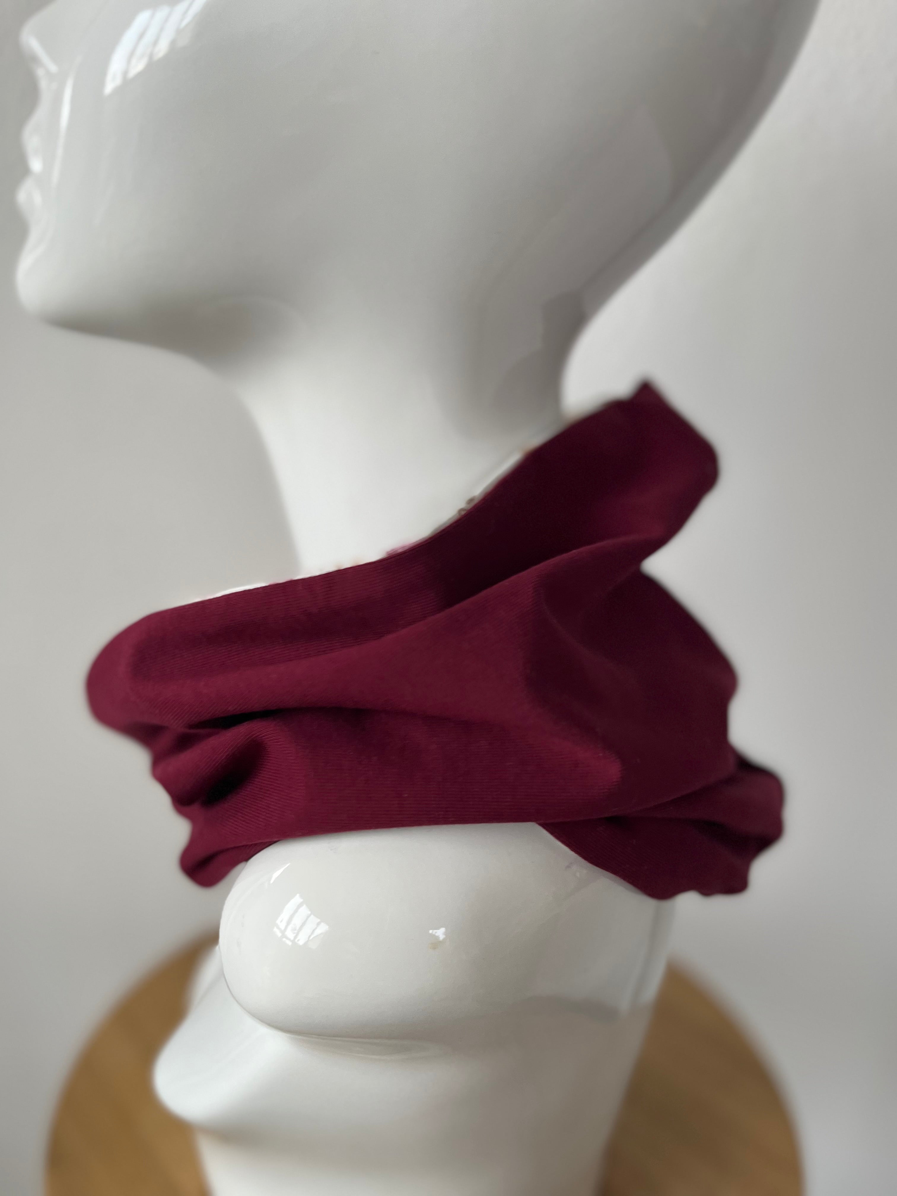 Handgefertigter Loop-Schal aus weichem Baumwoll-Jersey. Maßgefertigt auf deinen Kopfumfang, bequem zum Überstülpen & weich gefüttert.